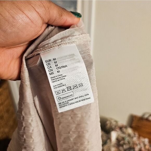 New H & M Gold Satin Crinkle Style High Neck Statement Blouse. - Picture 11 of 14